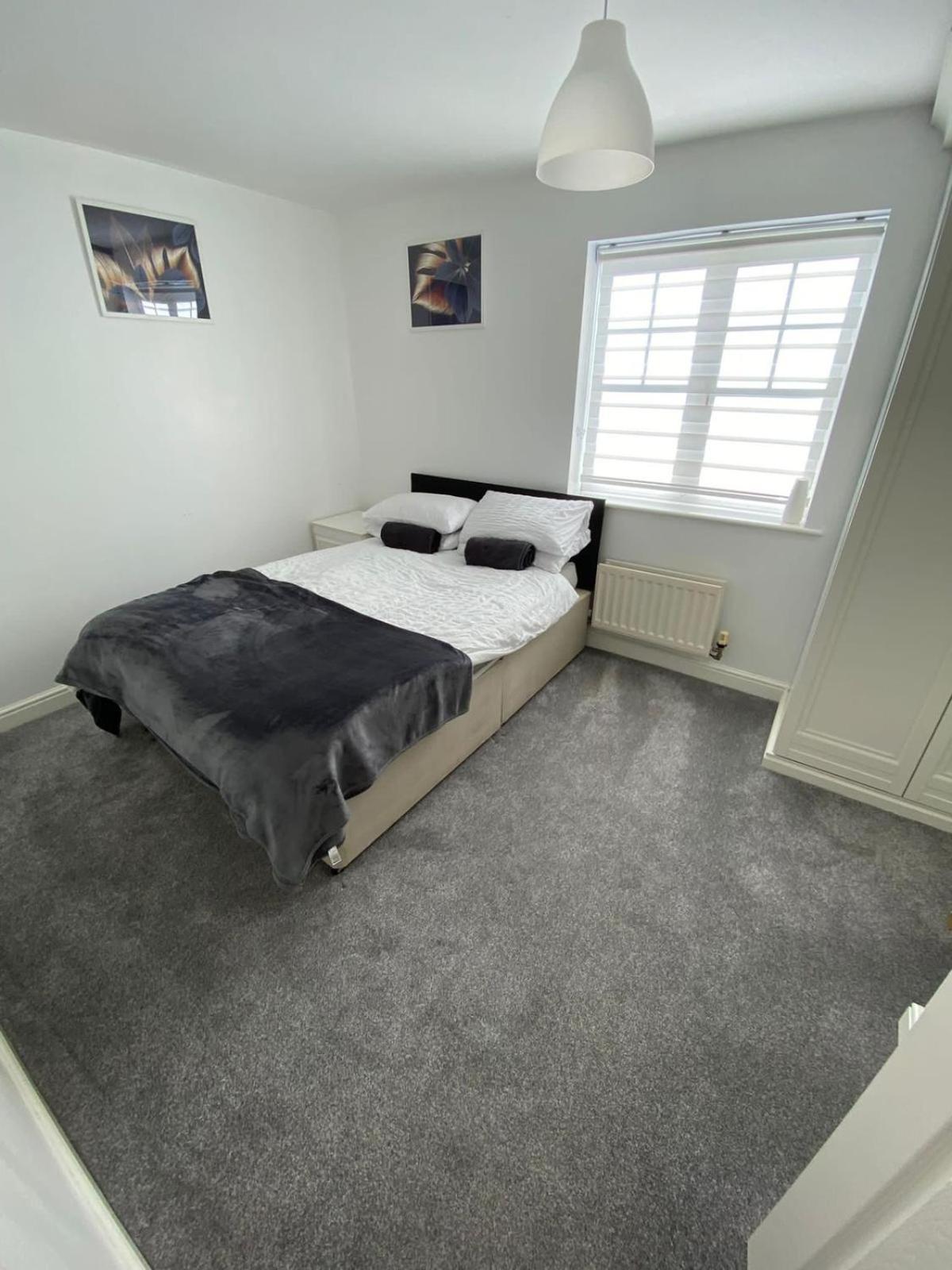 Maidstone Villa 3 Bedroom Free Sports Channels,Parking Sleeps 7 Exterior foto